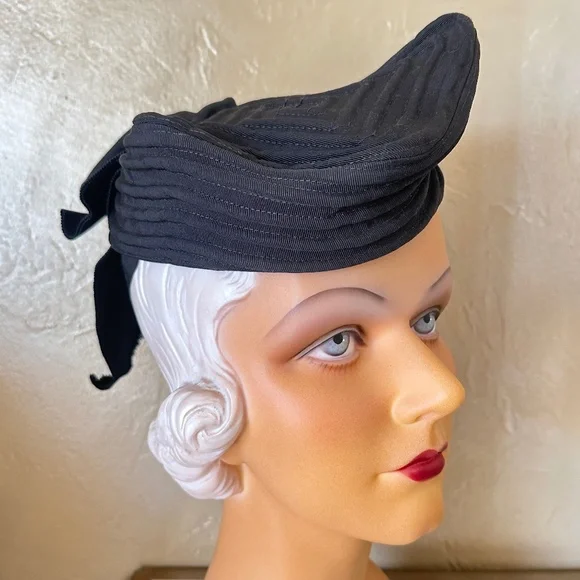 BEGUILING 1930s\'  TOPSTITCHED BLACK FABRIC TILT HAT WITH WIDE BOW/STREAMERS 1930s Black Straw Tilt Hat | Veiled Brim with Pink Poms main image 2